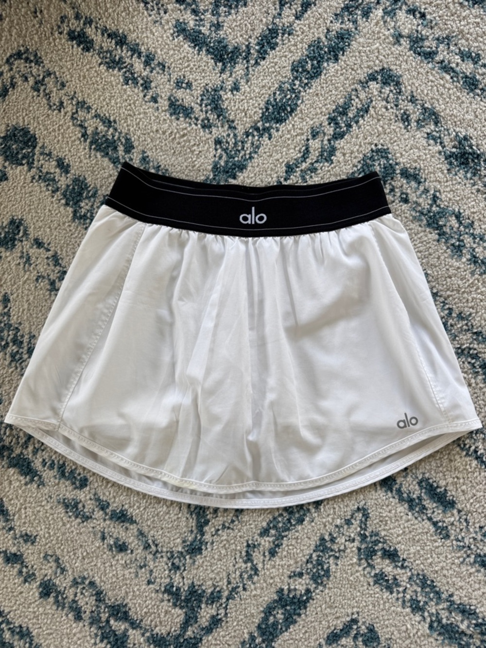 ALO White Nylon Skort with Black Elastic Waist